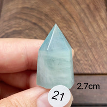Load image into Gallery viewer, Natural Small-Sized  Crystal Aquamarine Tower