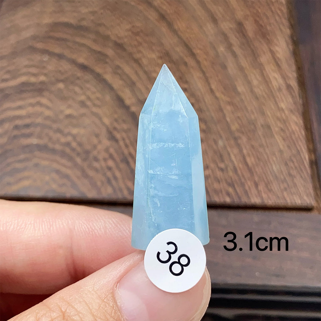 Natural Small-Sized  Crystal Aquamarine Tower