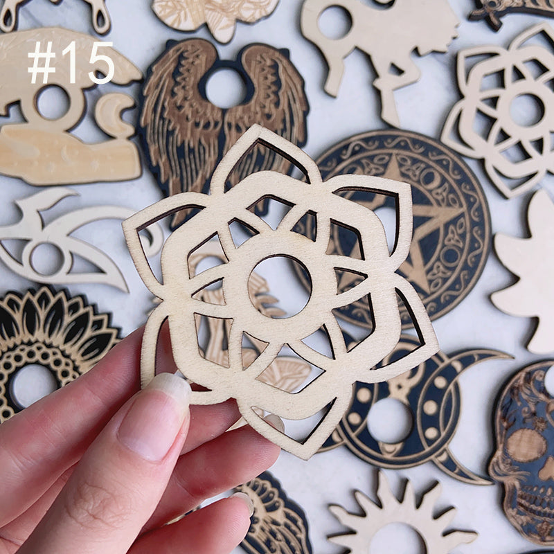 Different Styles Wooden Sphere Stand