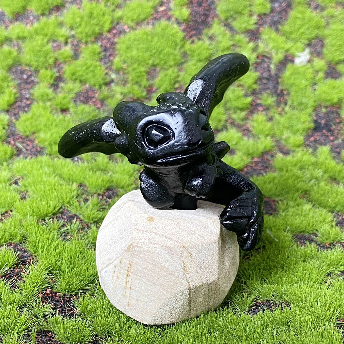Natuarl Obsidian Crystal Carved Toothless Baby
